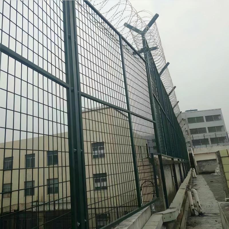 How Emergency Airfield Fencing Repairs Prevented a Runway Disaster