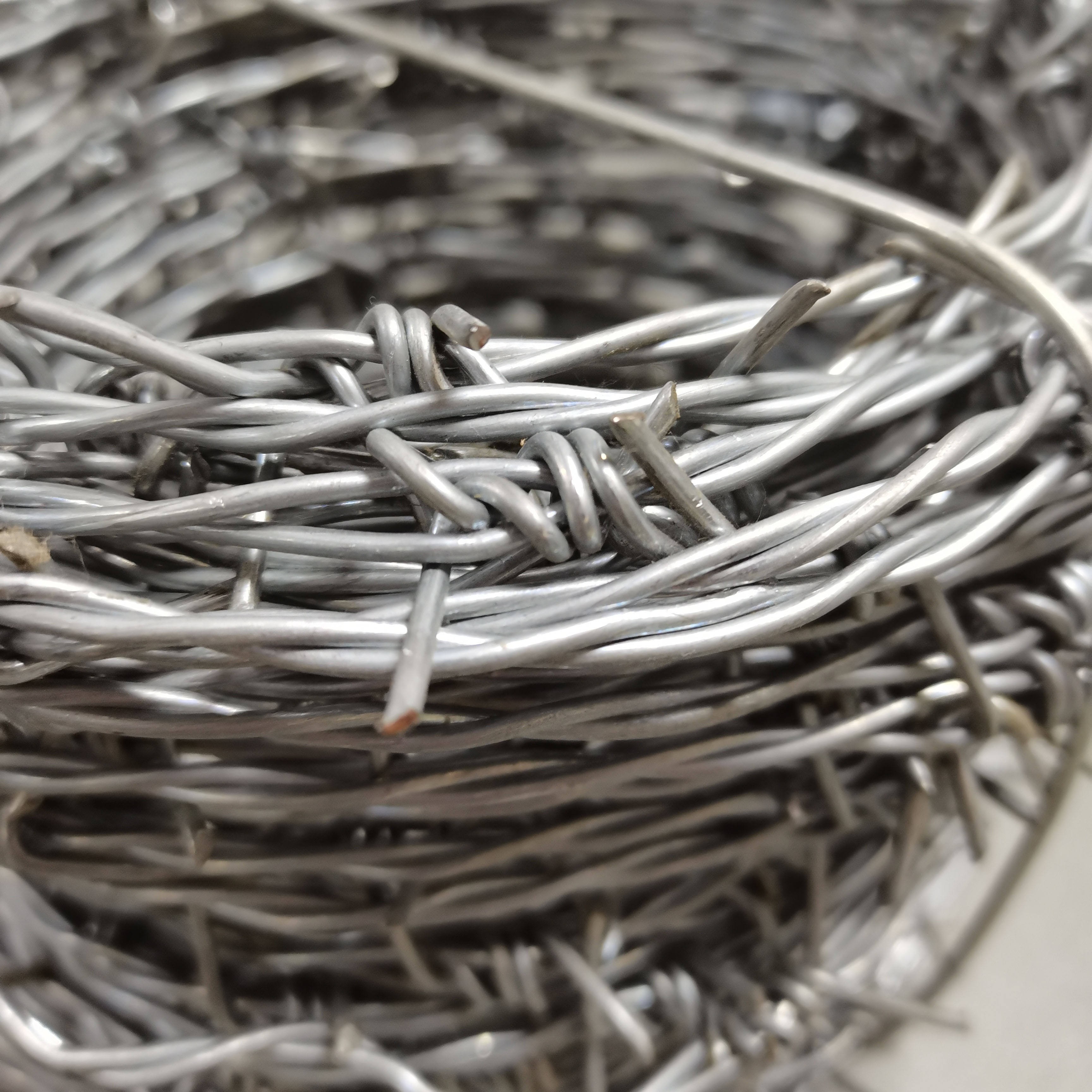 Stop Cattle Breakouts: The Heavy-Duty Barbed Wire Ranchers Trust